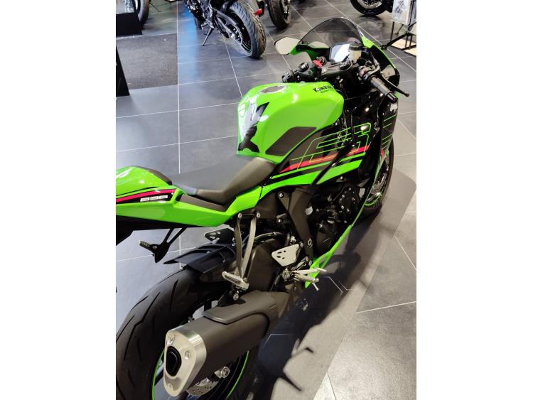 KAWASAKI ZX-6R 636
